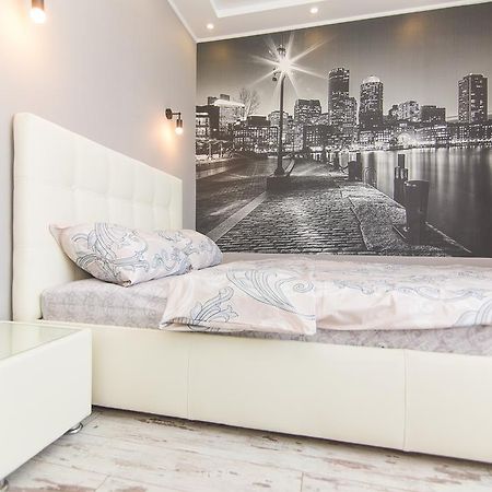 Vip Apartmen Lägenhet Sumy Exteriör bild