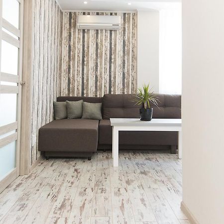 Vip Apartmen Lägenhet Sumy Exteriör bild