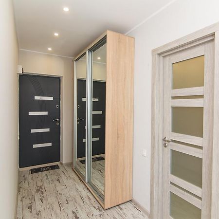 Vip Apartmen Lägenhet Sumy Exteriör bild