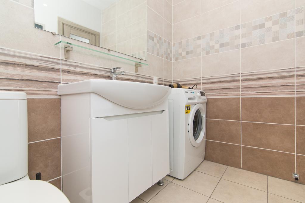 Vip Apartmen Lägenhet Sumy Exteriör bild